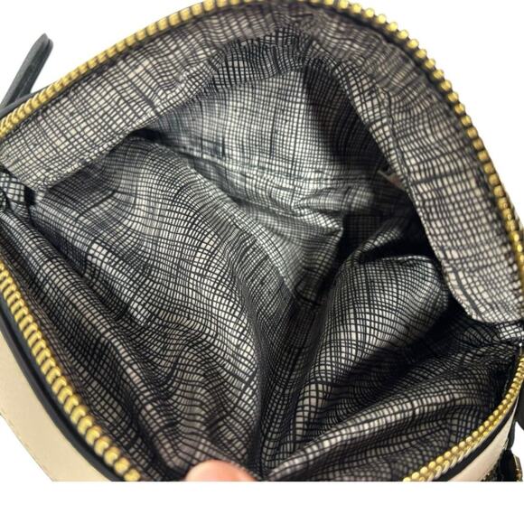 Urban Expressions Audrey Crossbody Bag Two Tone Bag Zip Closure Adjustable Strap - Picture 15 of 16